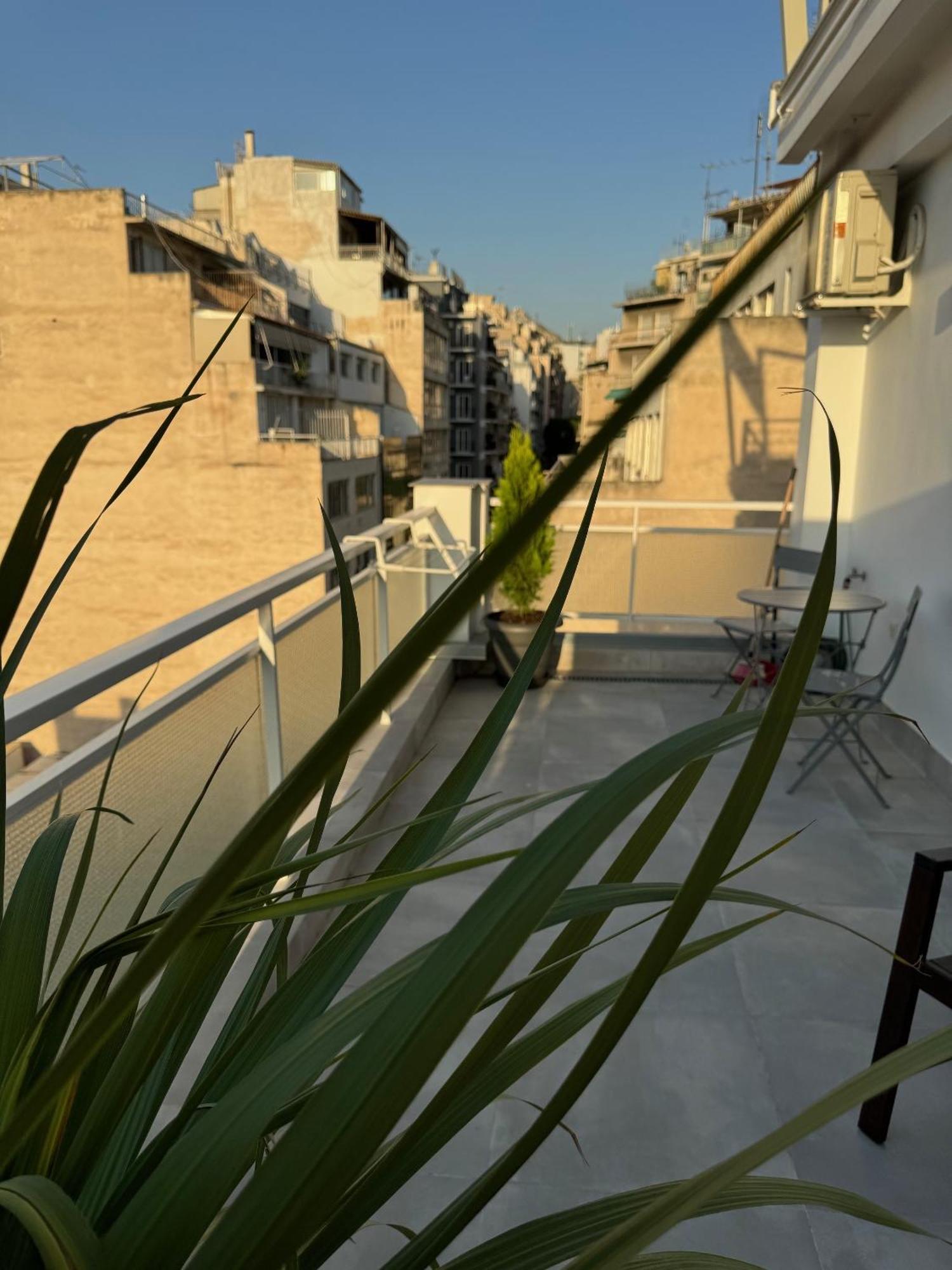 Ikarus Athens